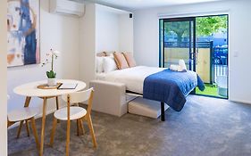 Light-Filled Studio Close To South City Mall